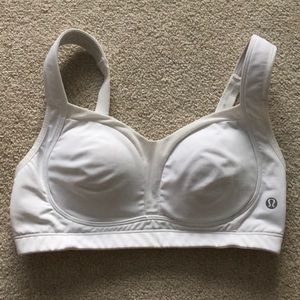 white lululemon sports bra